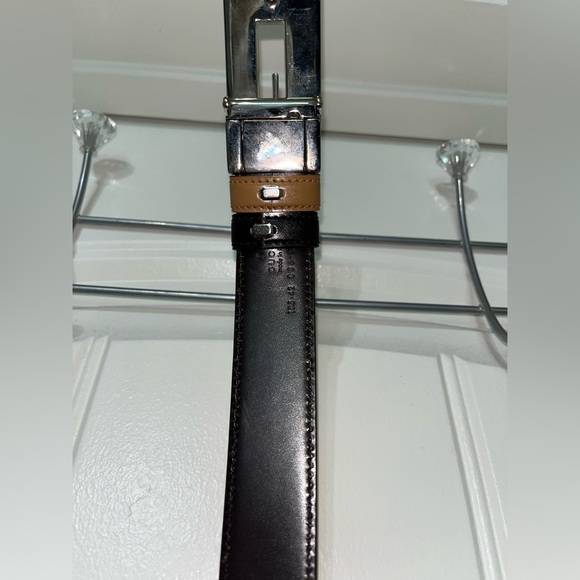 Gucci Reversible Men’s Belt, Black & Tan, Leather 45” long closure to end of tip - Picture 11 of 13